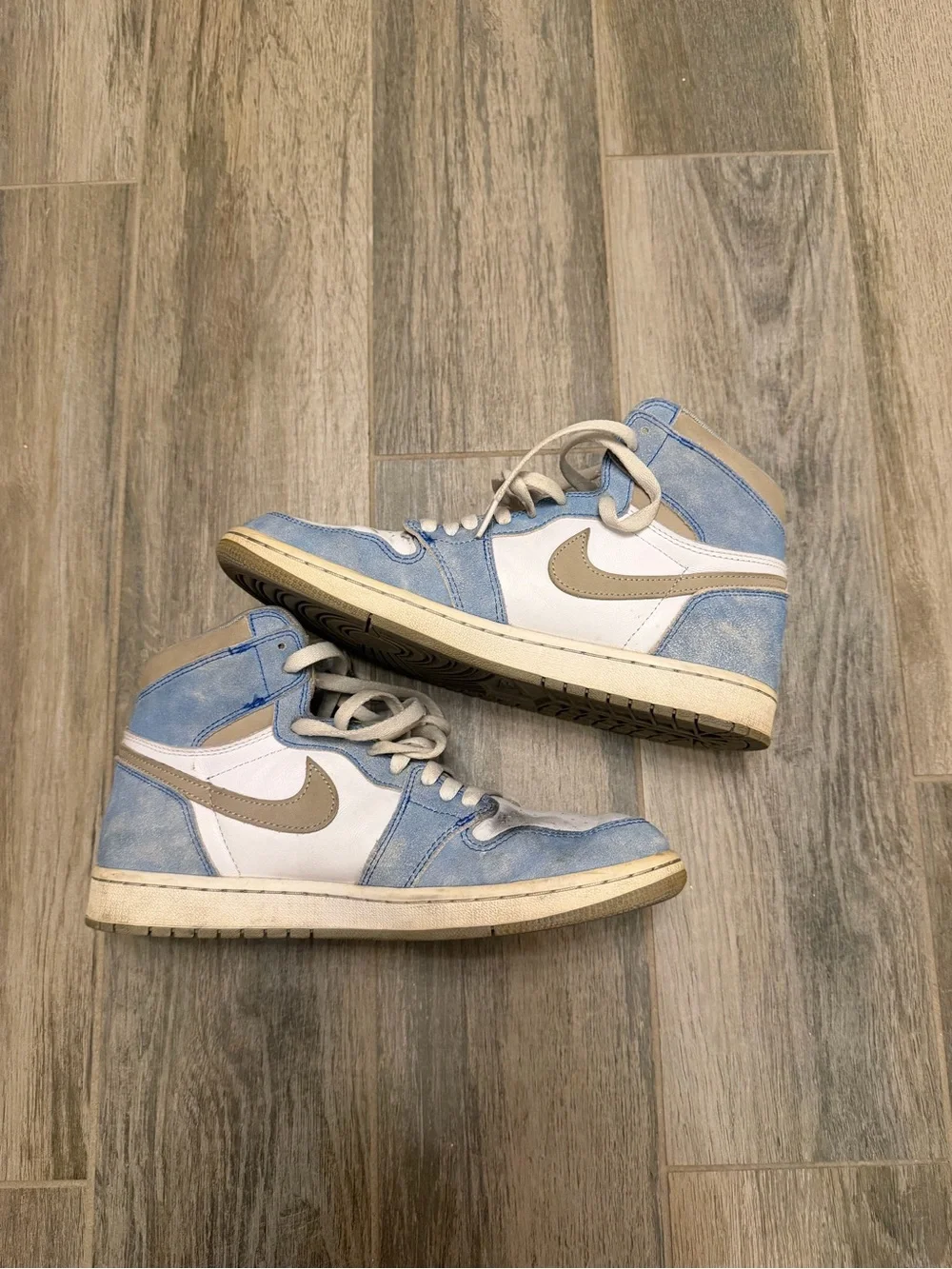 Air Jordan 1 Retro High OG Hyper Royal